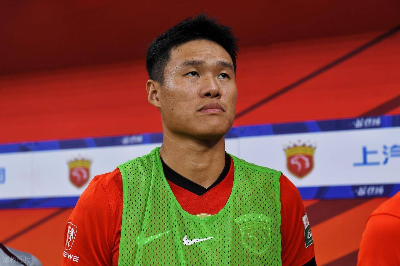 开云在线平台-包含里程碑夜上海海港队长鼓劲，法甲转会期刷纪录，话题不断，控场能力受关注的词条